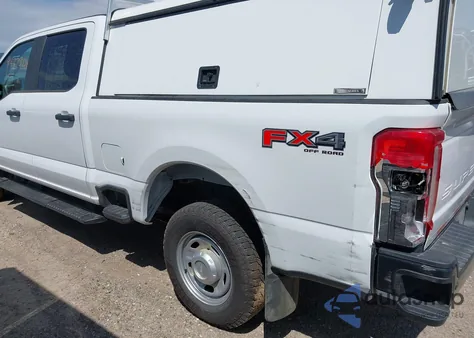 2023 Ford F-250 Xl z USA, uszkodzony, nr VIN 1FT7W2BA8PEC09403